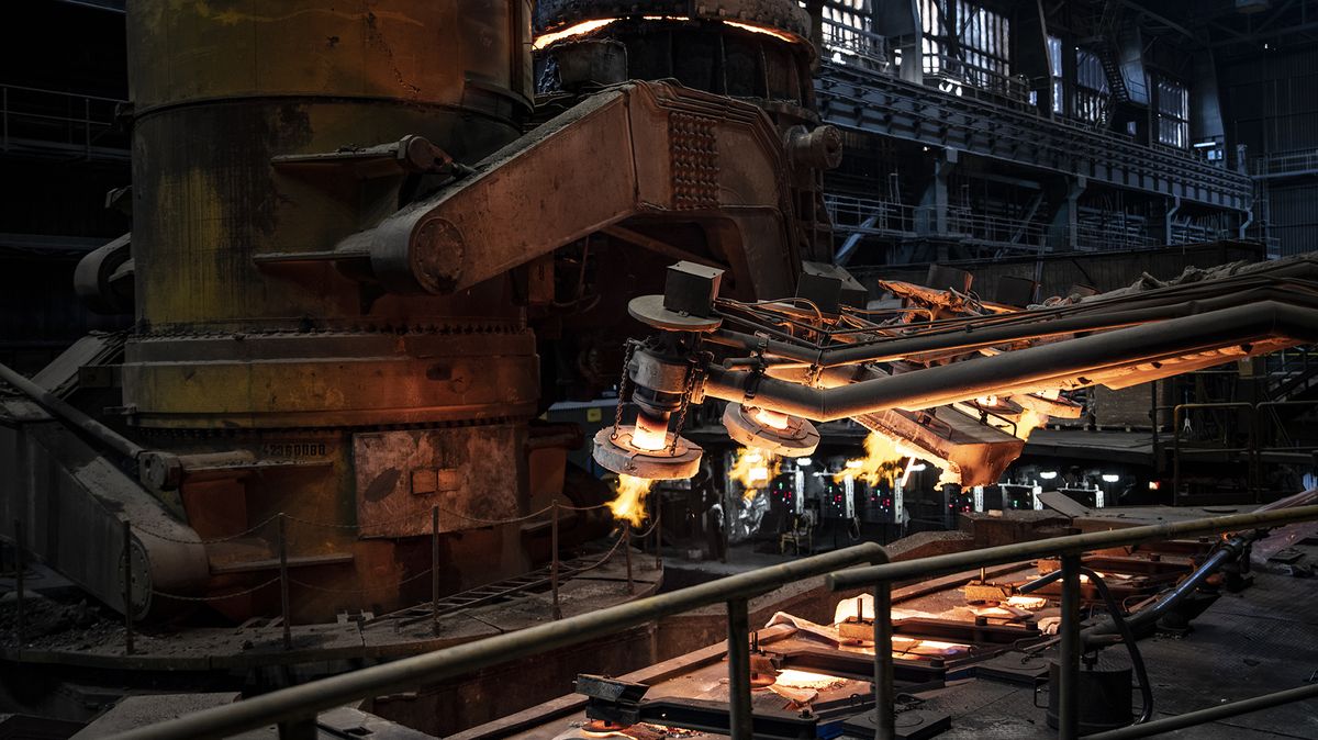 České ocelárny ohrožuje závislost na ukrajinské rudě